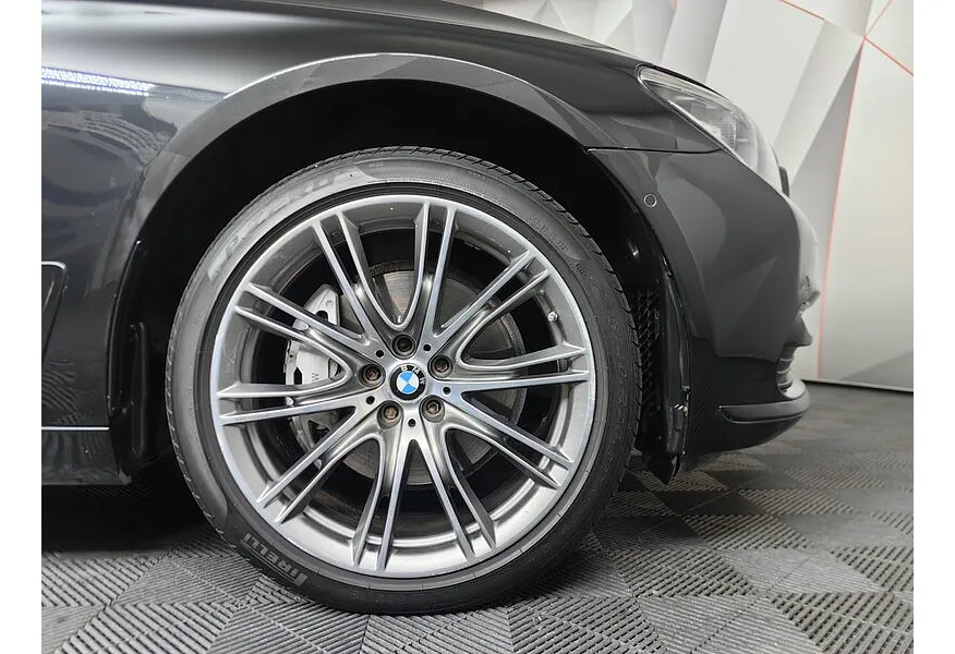 BMW 7 серия 740Ld xDrive AT (320 л.с.) Pure Excellence Черный в АВИЛОН. Слайд №15