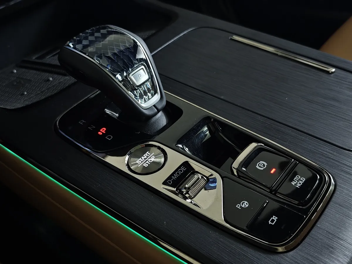 GAC GS8 2.0T 4WD (231 л.с.) GX Premium Черный в АВИЛОН. Слайд №22