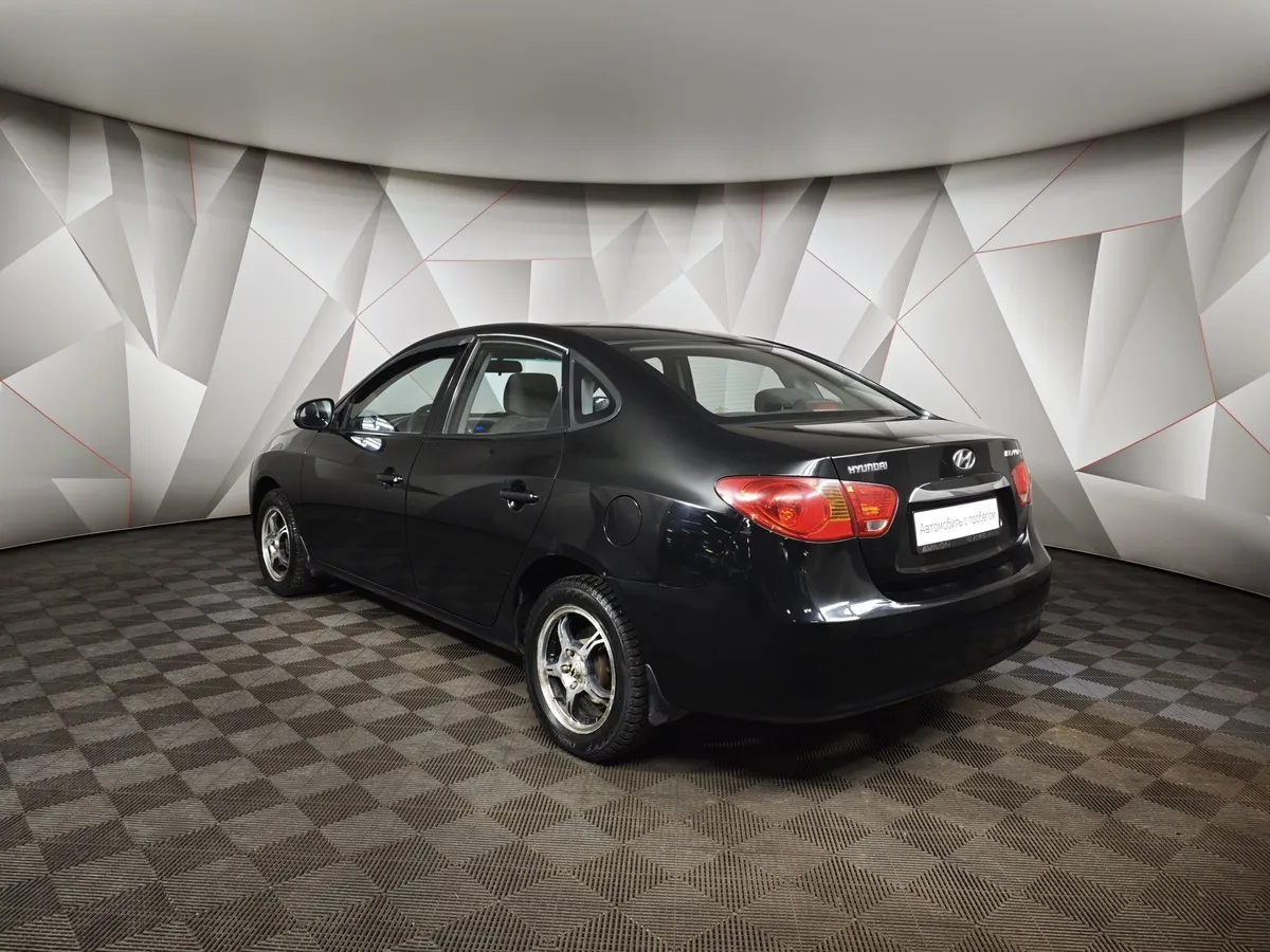Hyundai Elantra 1.6 MT (105 л.с.) Черный в АВИЛОН. Слайд №4