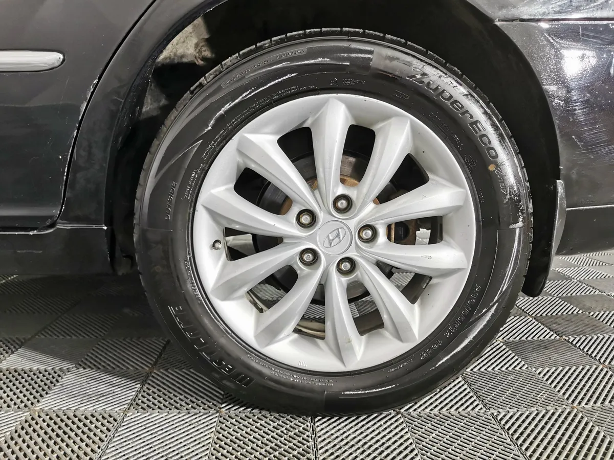 Hyundai Grandeur 2.7 AT (192 л.с.) Черный в АВИЛОН. Слайд №9