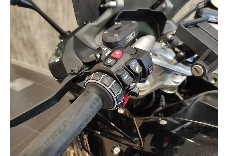 BMW Motorrad R 1250 RS R 1250 RS 1254 см³ (136) 1254 Черный в АВИЛОН. Слайд №9