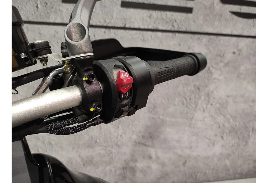 АВИЛОН - Ducati Multistrada V4 1158 см³ (170 л.с.) (170) 1158 Черный - slide 9556538