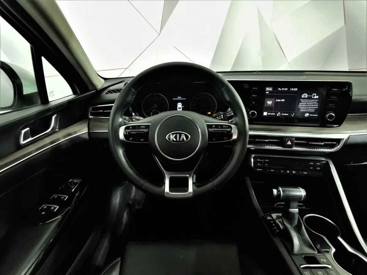 Kia K5 2.0 AT (240 л.с.) Premium Белый в АВИЛОН. Слайд №18