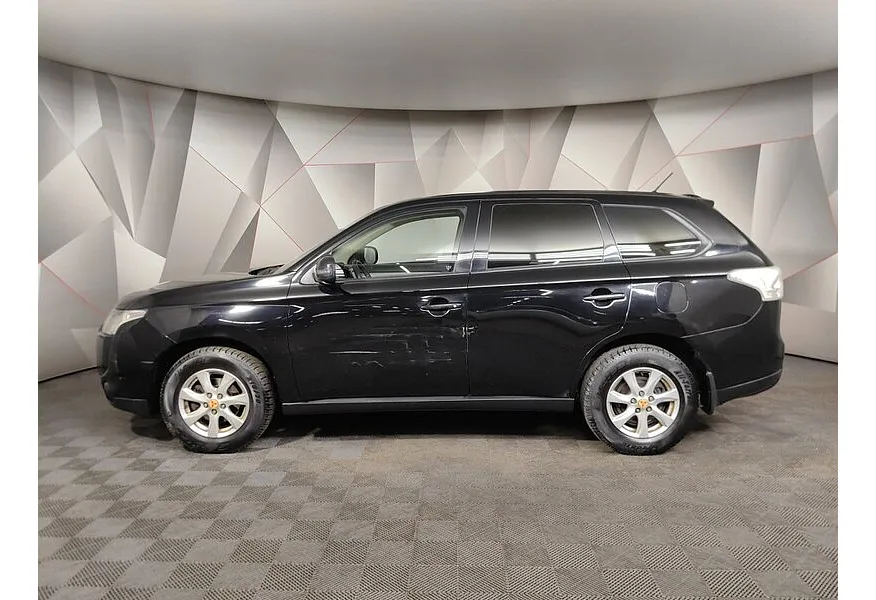 Mitsubishi Outlander 2.0 CVT (146 л.с.) Invite Черный в АВИЛОН. Слайд №5