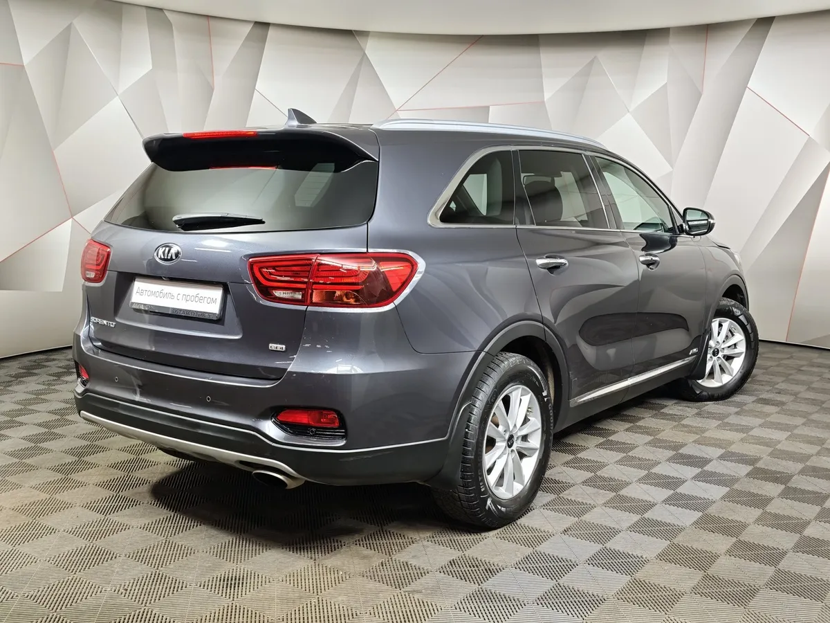 Kia Sorento 2.4 GDI AT AWD (188 л.с.) Luxe Серый в АВИЛОН. Слайд №2