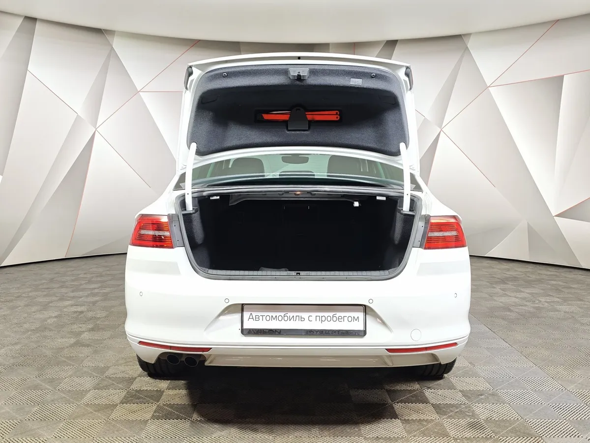 Volkswagen Passat 1.8 TSI BlueMotion DSG (180 л.с.) Highline Белый в АВИЛОН. Слайд №12