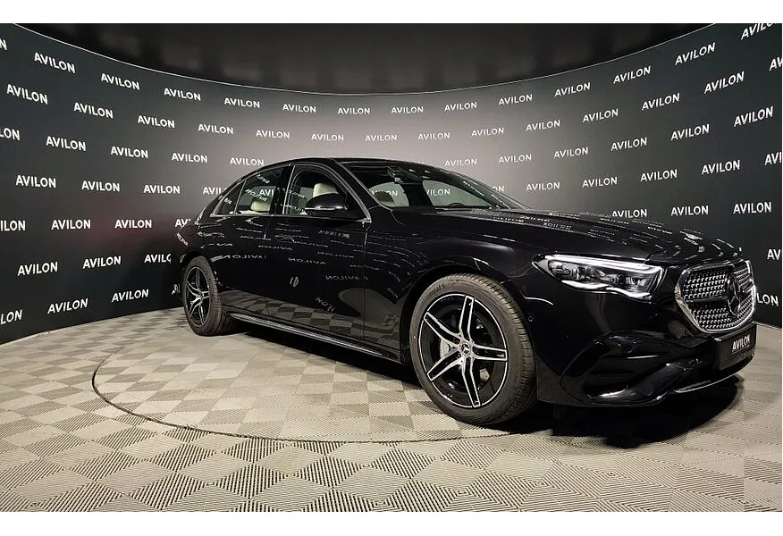 Mercedes-Benz E-Класс E 300 4MATIC (258 л.с.) Черный в АВИЛОН. Слайд №2