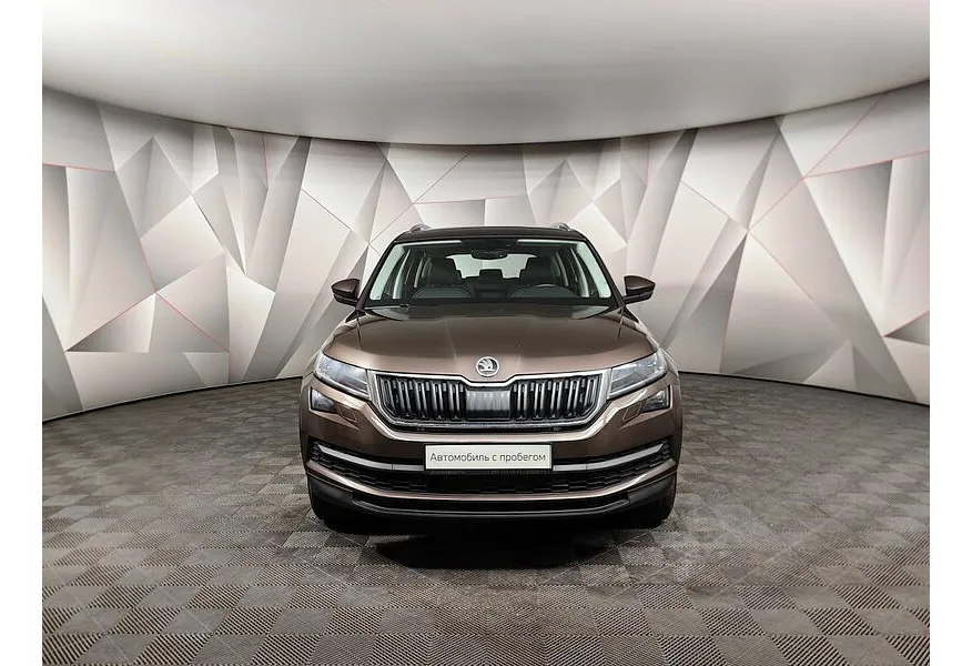 Skoda Kodiaq 2.0 TSI DSG 4X4 (180 л.с.) Коричневый в АВИЛОН. Слайд №7