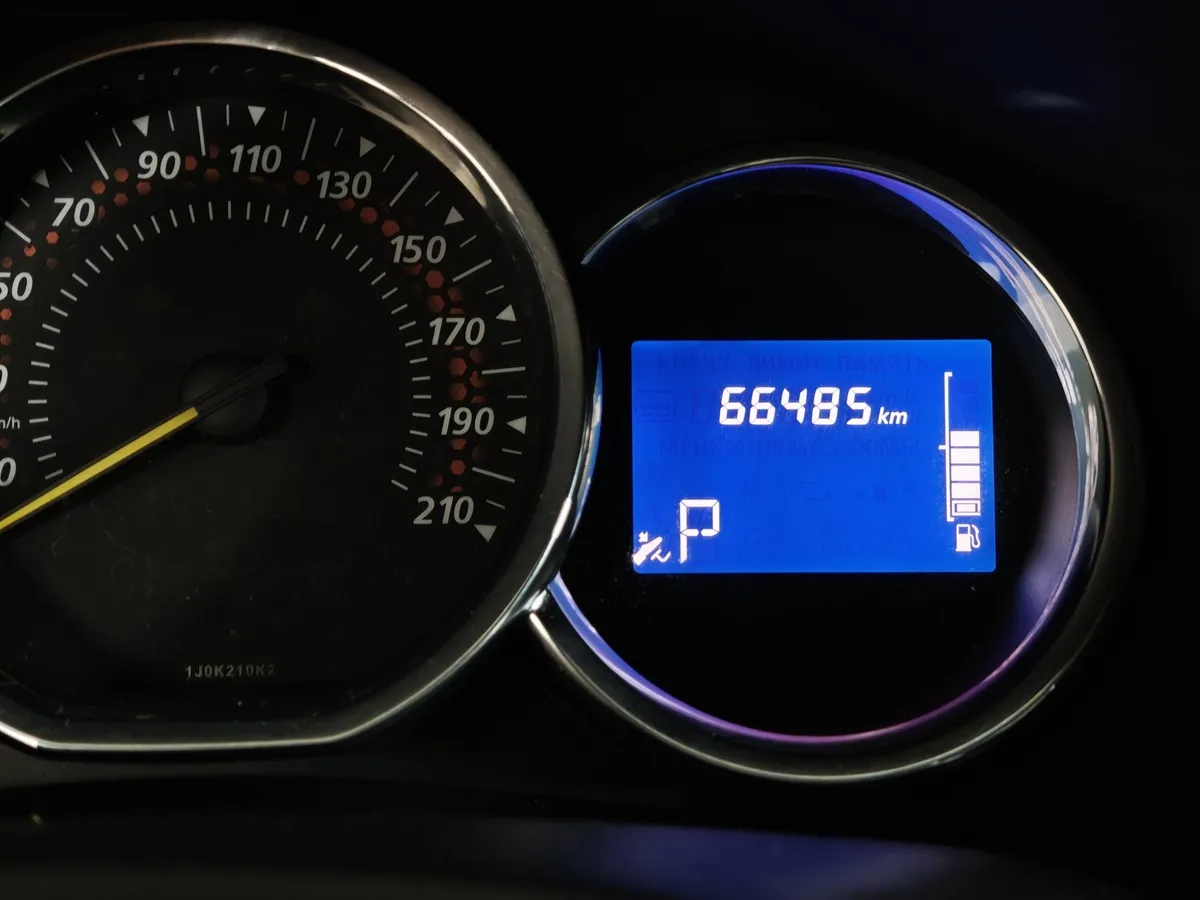 Renault Sandero 1.6 AT (103 л.с.) Stepway Серый в АВИЛОН. Слайд №18