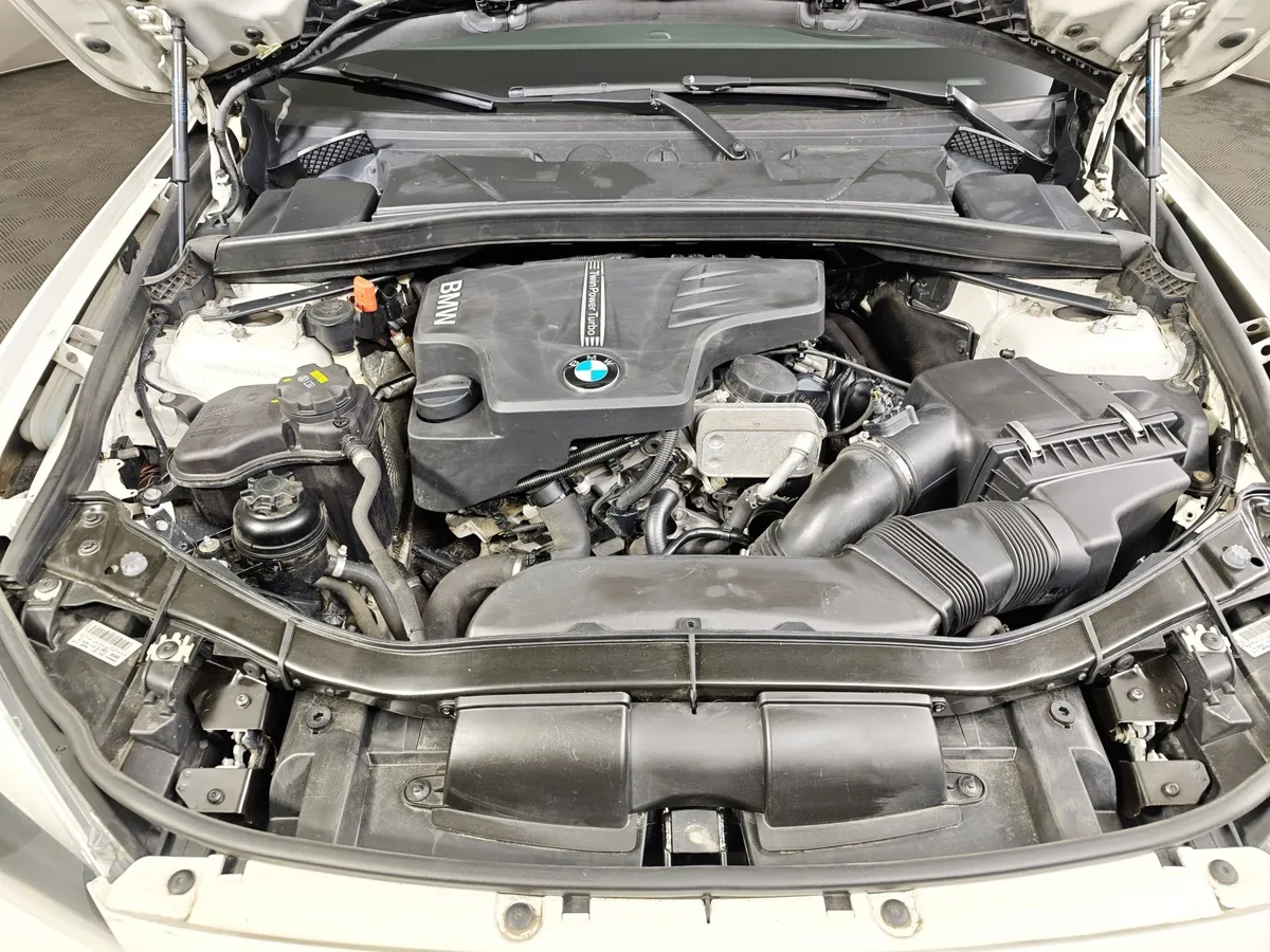 BMW X1 xDrive20i AT (184 л.с.) Белый в АВИЛОН. Слайд №10