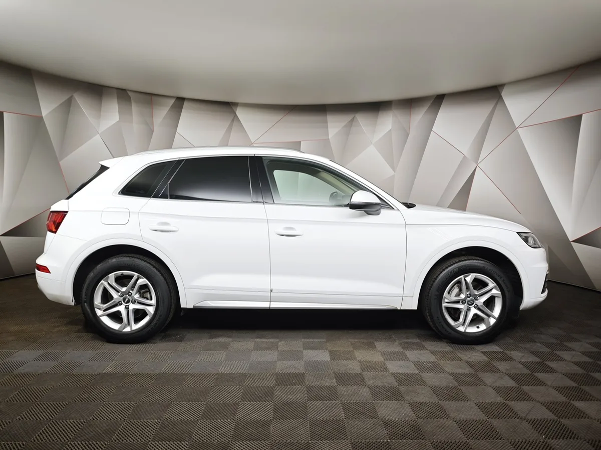 Audi Q5 2.0 TFSI S tronic quattro (249 л.с.) Design Белый в АВИЛОН. Слайд №6