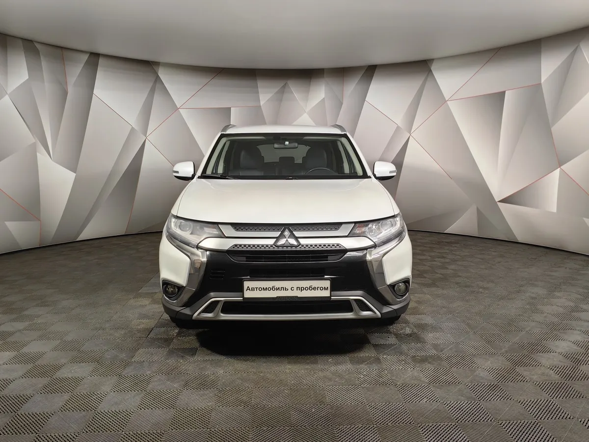 Mitsubishi Outlander 2.0 MIVEC CVT 4WD 7 мест (146 л.с.) Intense Plus Белый в АВИЛОН. Слайд №7
