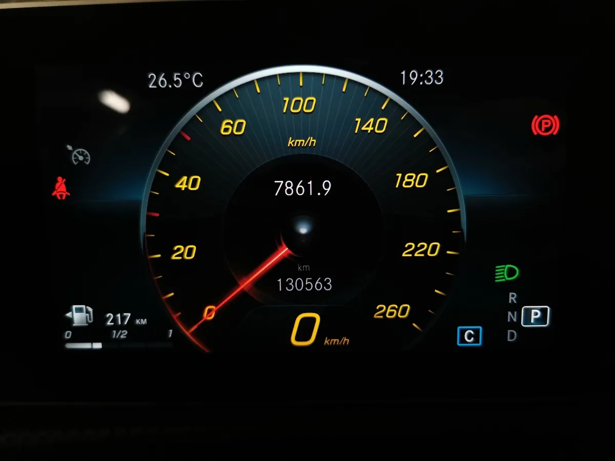 Mercedes-Benz CLA 200 7G-DCT (150 л.с.) Sport Серый в АВИЛОН. Слайд №18