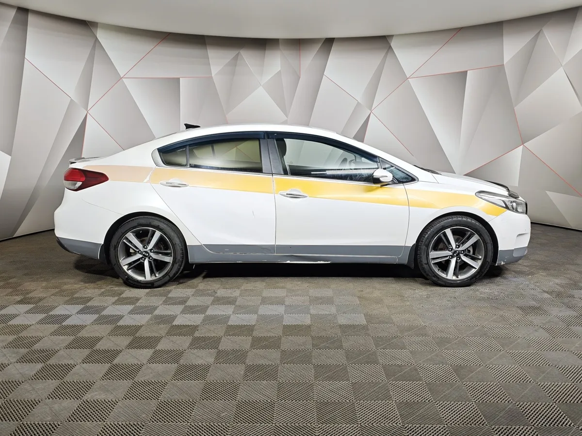 Kia Cerato 1.6 AT (130 л.с.) Comfort Белый в АВИЛОН. Слайд №6