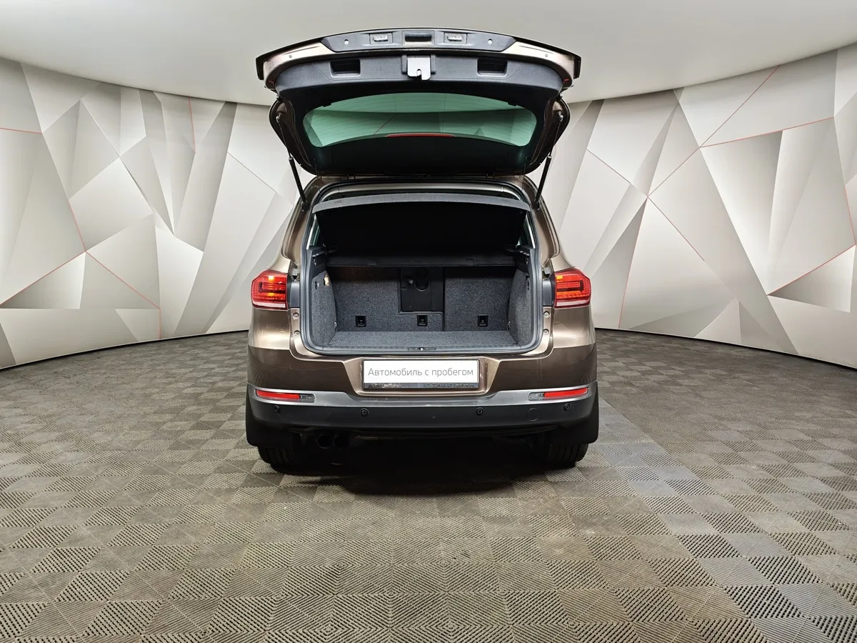 Volkswagen Tiguan 2.0 TSI 4Motion AT (180 л.с.) Sport & Style Коричневый в АВИЛОН. Слайд №12