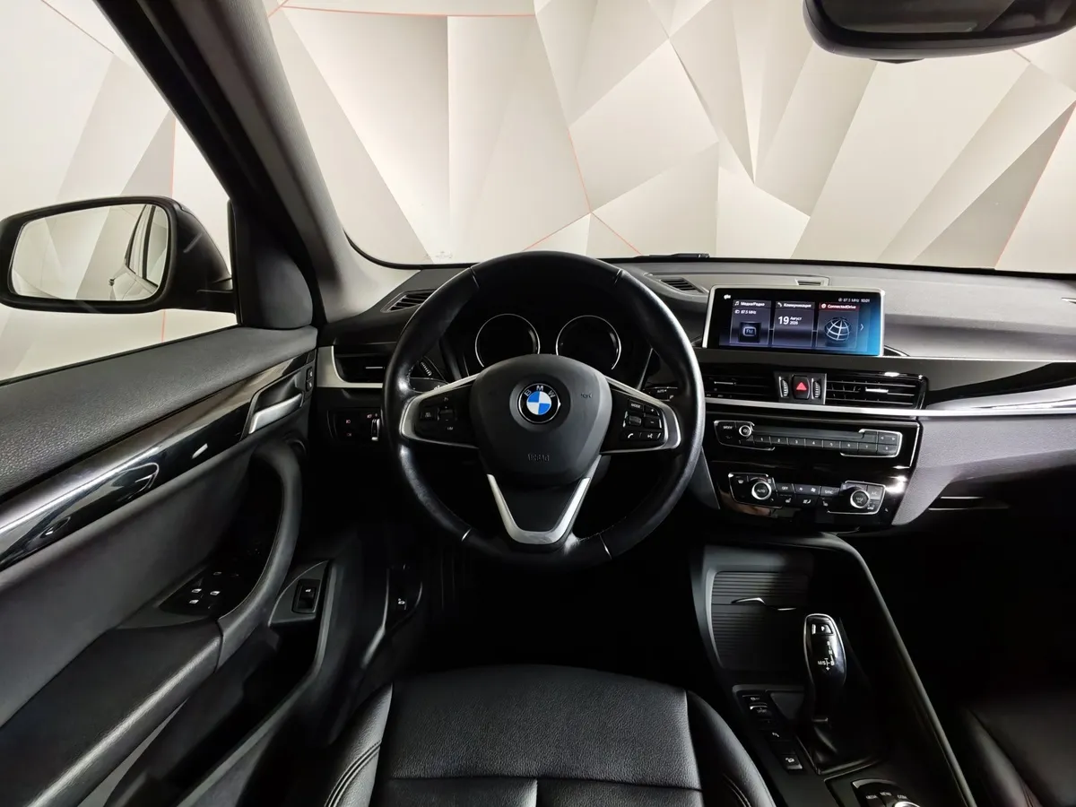 BMW X1 20i xDrive Steptronic AT (192 л.с.) Черный в АВИЛОН. Слайд №15