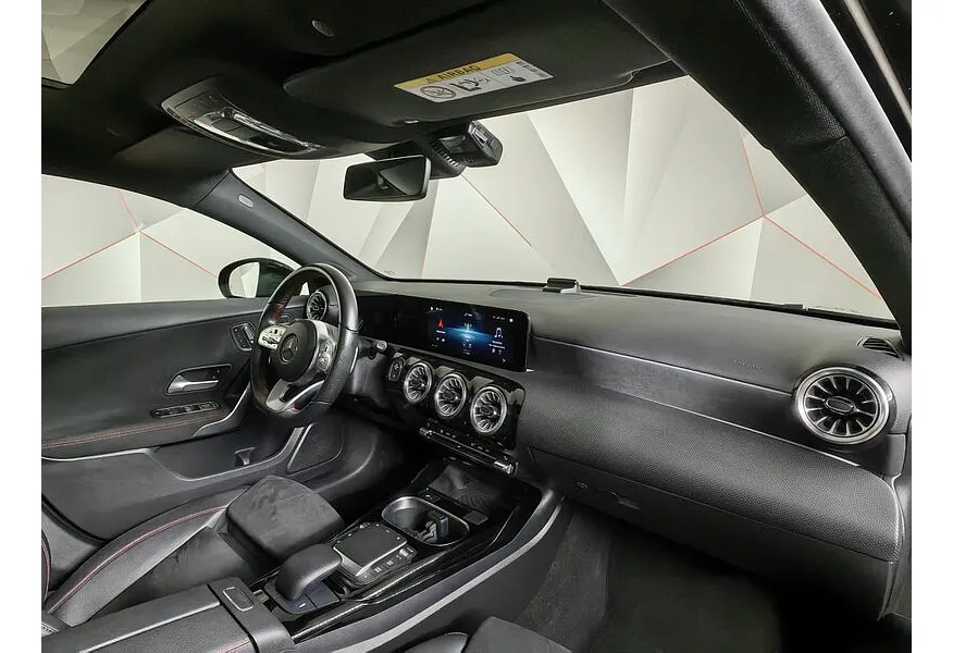 Mercedes-Benz A-Класс 35 SpeedShift 4Matic (306 л.с.) Черный в АВИЛОН. Слайд №13