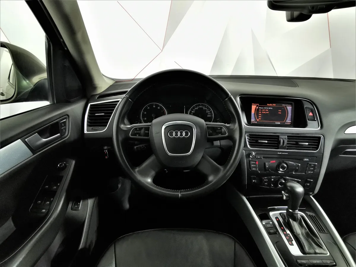 Audi Q5 2.0 TFSI tiptronic quattro (211 л.с.) Бежевый в АВИЛОН. Слайд №19