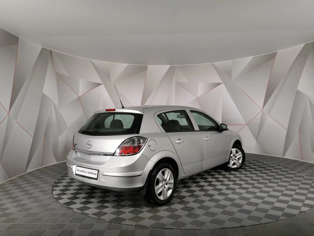 Opel Astra 1.6 MT (115 л.с.) Серебристый в АВИЛОН. Слайд №2