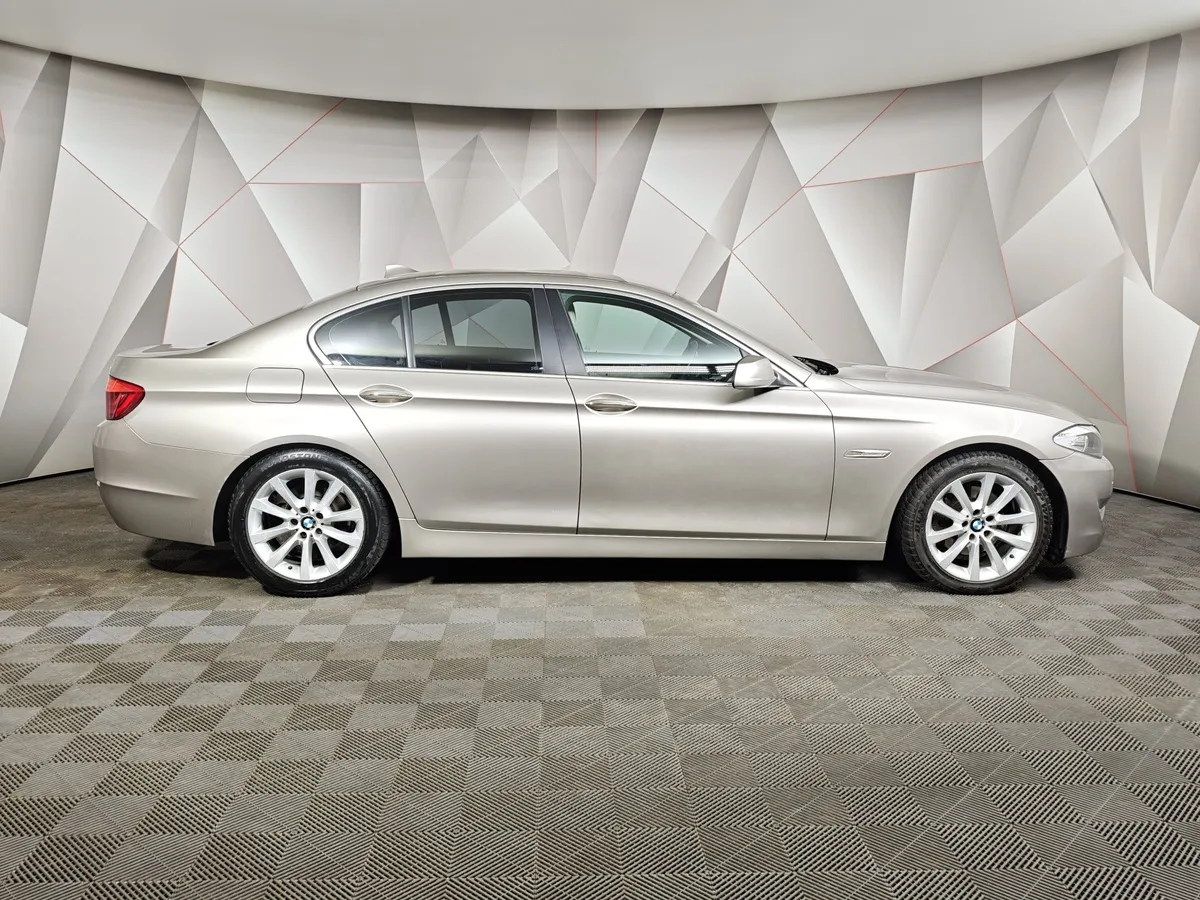BMW 5 серия 523i AT (204 л.с.) Base Локальная сборка Бежевый в АВИЛОН. Слайд №6