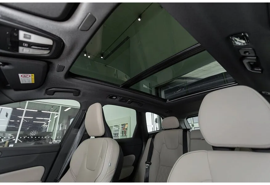 Volvo XC60 2.0 AT AWD (264 л.с.) Luxury Edition Черный в АВИЛОН. Слайд №19