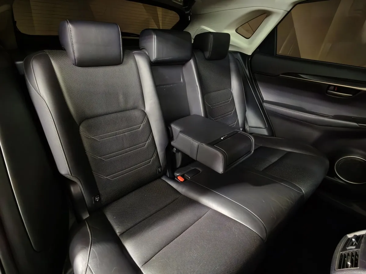 Lexus NX 200t АТ AWD (238 л.с.) Черный в АВИЛОН. Слайд №17