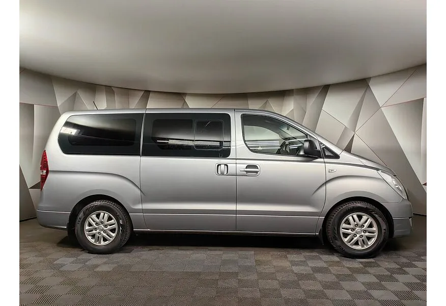 Hyundai H-1 2.5 CRDi AT (170 л.с.) Dynamic Серый в АВИЛОН. Слайд №6