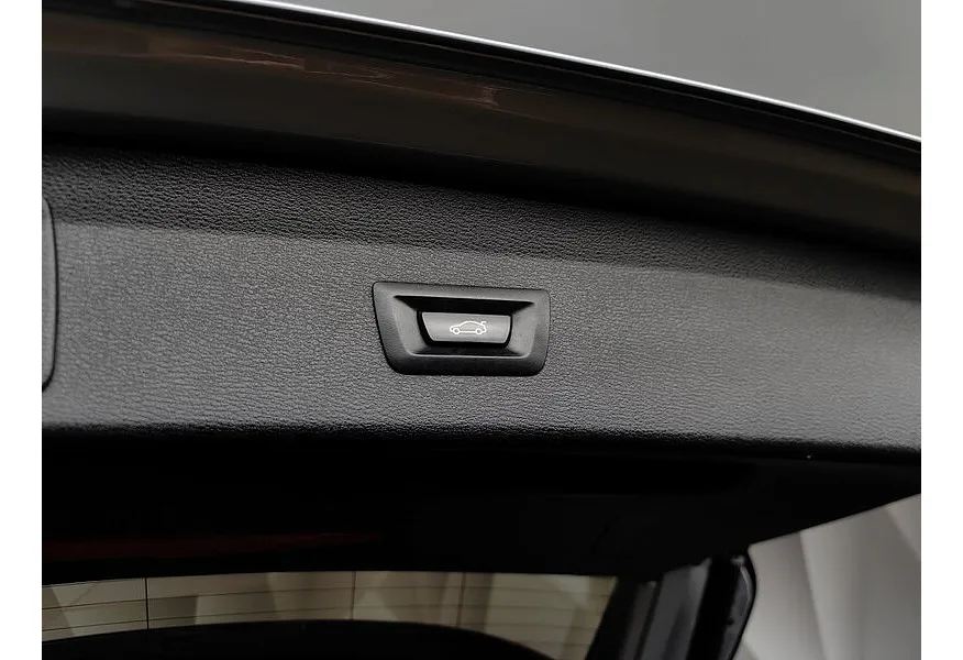 BMW X1 18i sDrive AT (136 л.с.) Серебристый в АВИЛОН. Слайд №17