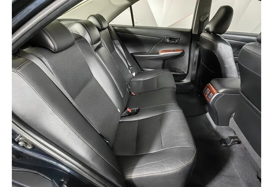 Toyota Camry 2.5 AT (181 л.с.) Серый в АВИЛОН. Слайд №14