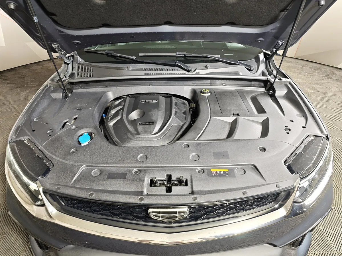 Geely Tugella 2.0 AT AWD (238 л.с.) Flagship Sport Серый в АВИЛОН. Слайд №11