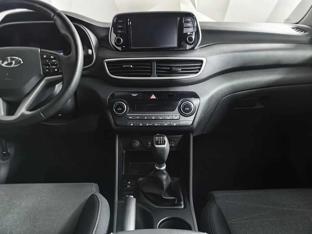 Hyundai Tucson 2.0 (150 л.с.) MPi-6MT-4WD Family Серый в АВИЛОН. Слайд №15