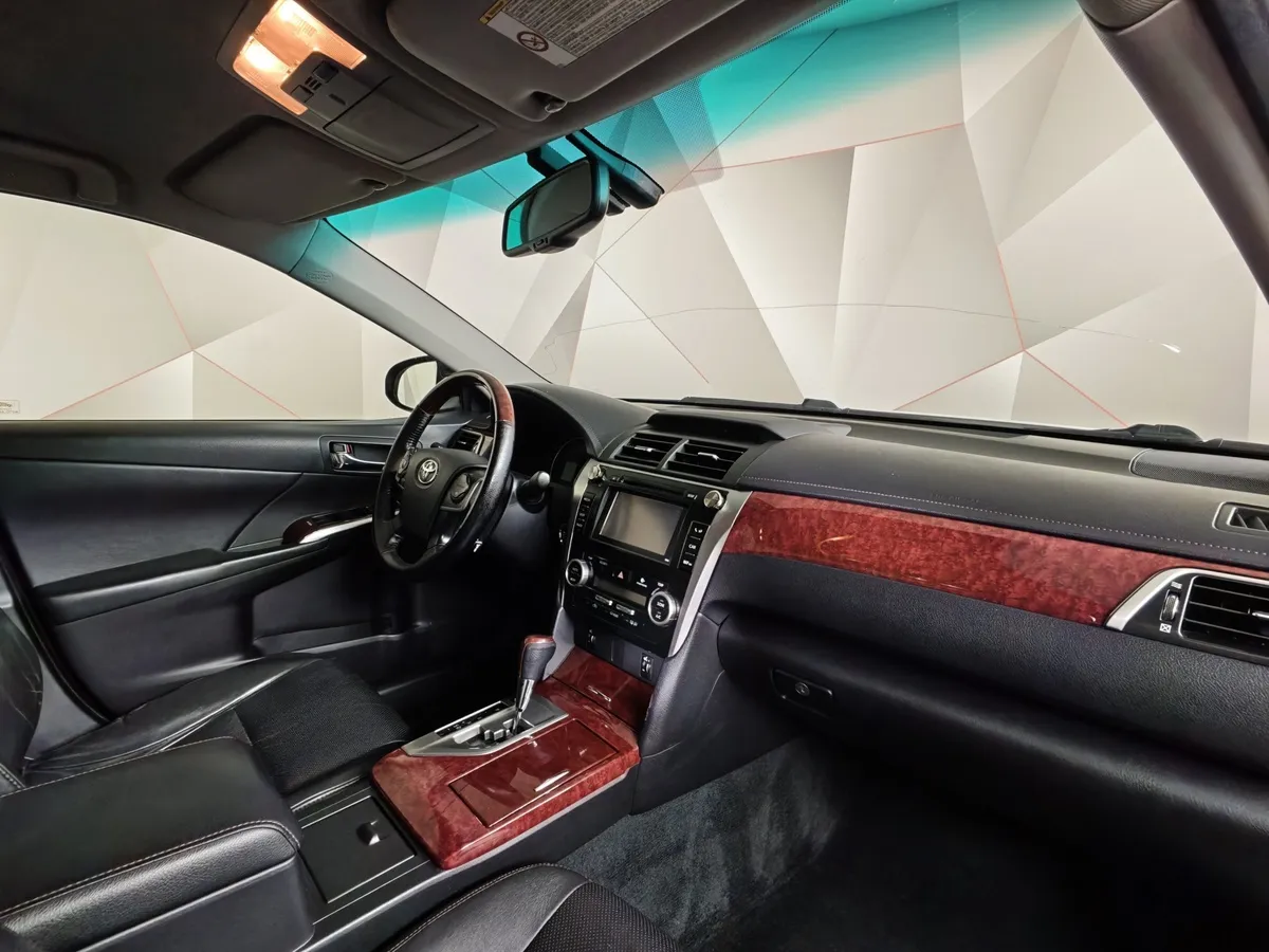 Toyota Camry 2.5 AT (181 л.с.) Стандарт Белый в АВИЛОН. Слайд №12
