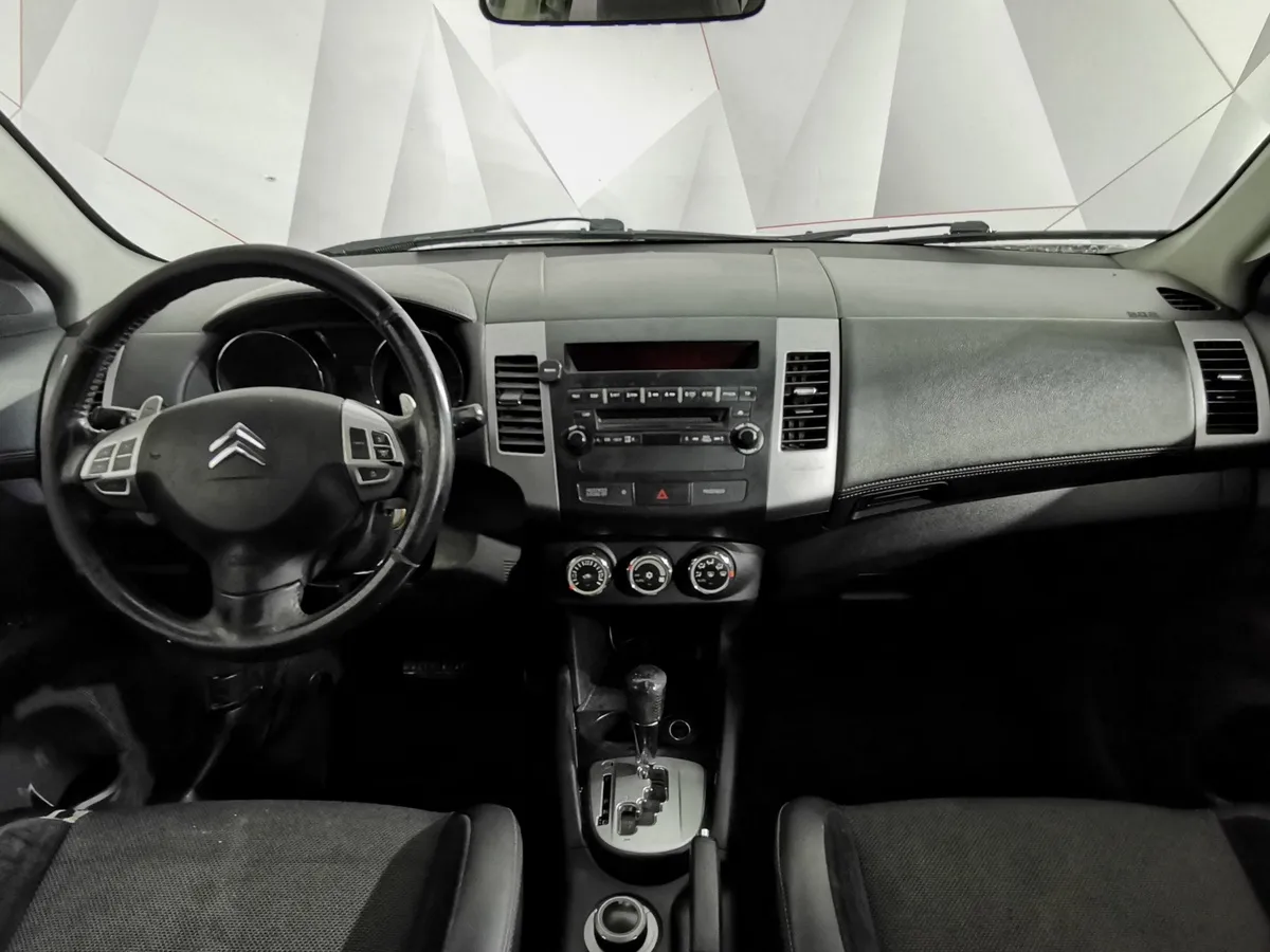 Citroen C-Crosser 2.4 CVT 4WD (170 л.с.) Белый в АВИЛОН. Слайд №13