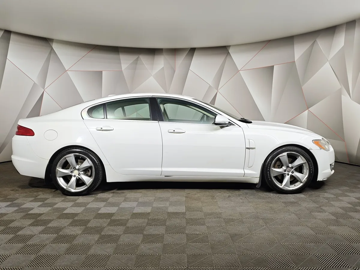 Jaguar XF 3.0 AT (238 л.с.) Белый в АВИЛОН. Слайд №6