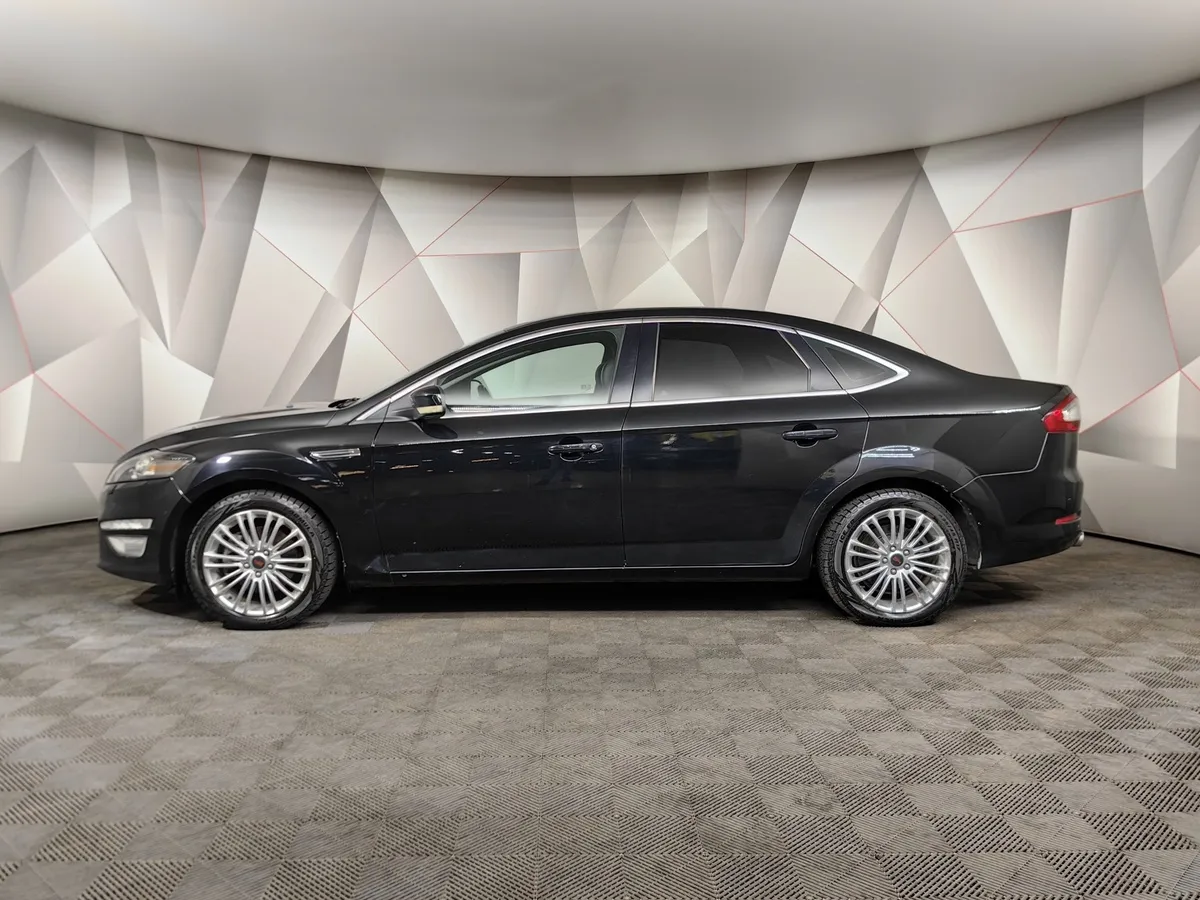 Ford Mondeo 2.0 EcoBoost AT (199 л.с.) Titanium Черный в АВИЛОН. Слайд №5