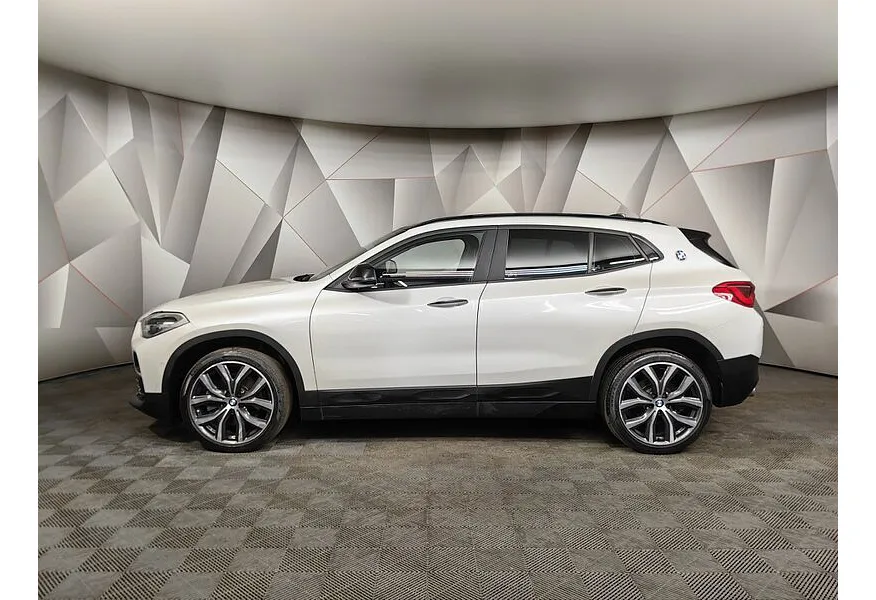 BMW X2 20i sDrive AMT (192 л.с.) Advantage Белый в АВИЛОН. Слайд №5