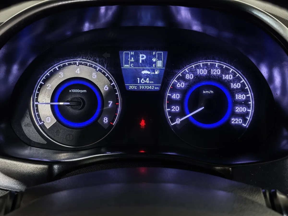 Hyundai Solaris 1.6 AT (123 л.с.) Elegance Серый в АВИЛОН. Слайд №18