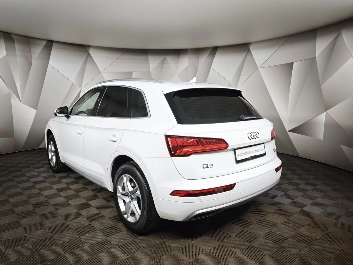 Audi Q5 2.0 TFSI S tronic quattro (249 л.с.) Design Белый в АВИЛОН. Слайд №4