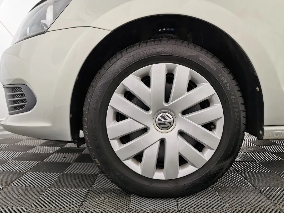 Volkswagen Polo 1.6 Tiptronic (105 л.с.) Comfortline Серебристый в АВИЛОН. Слайд №9