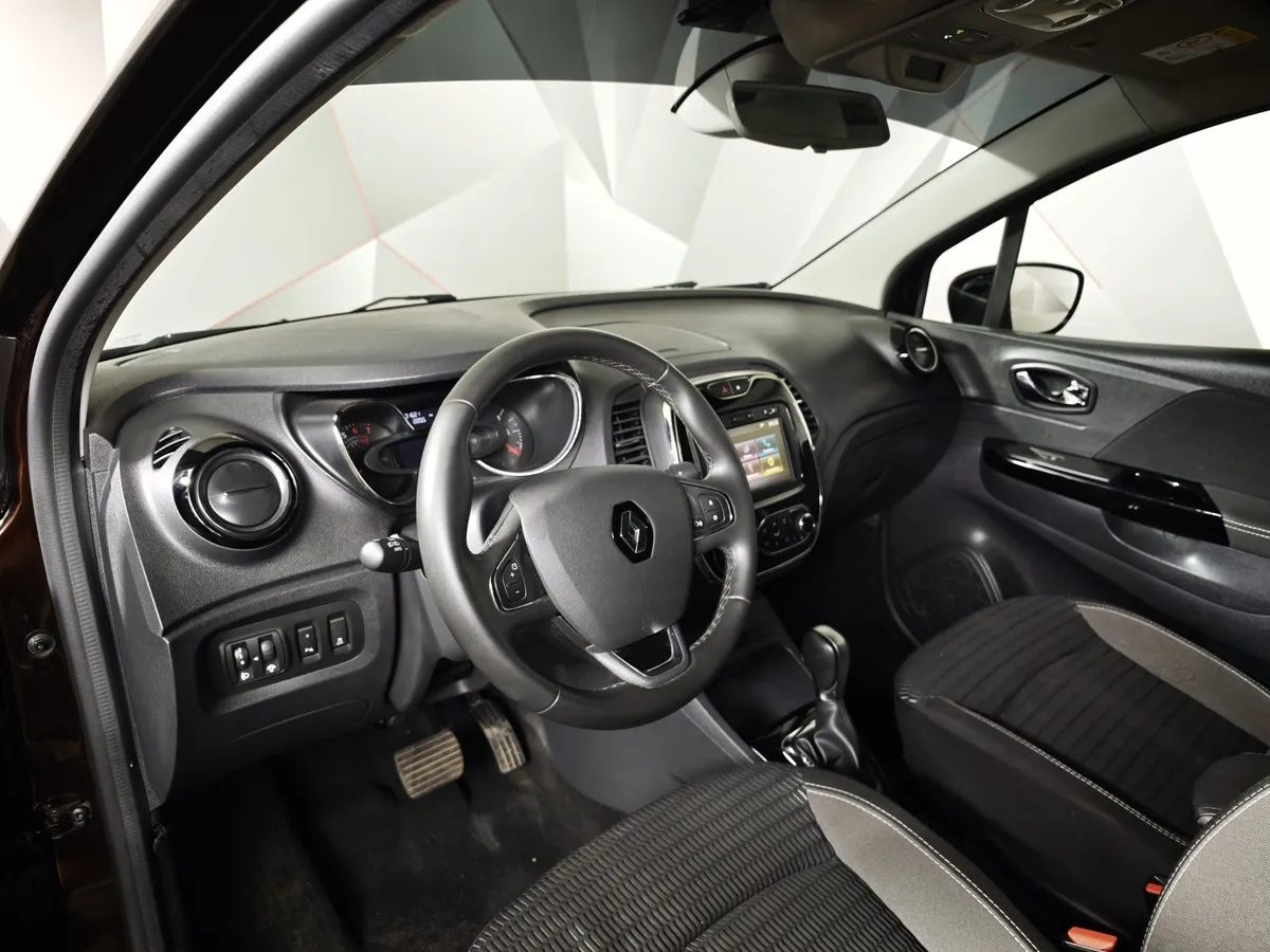 Renault Kaptur 1.6 MT (114 л.с.) Extreme Коричневый в АВИЛОН. Слайд №16