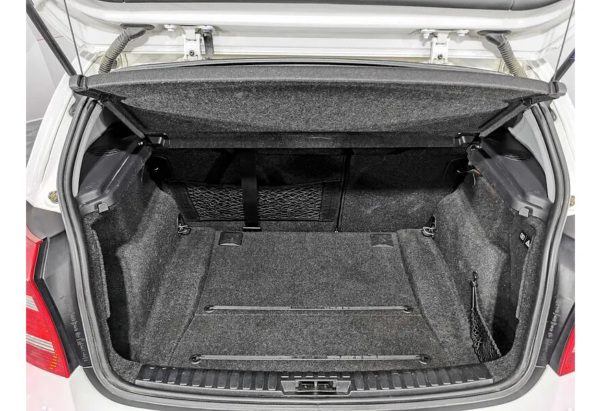 BMW 1 серия 116i AT (115 л.с.) Белый в АВИЛОН. Слайд №9 BMW 1 серия 116i AT (115 л.с.) Белый в АВИЛОН. Слайд №9