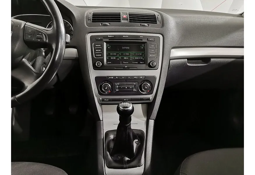 Skoda Octavia 1.8 TSI MT (152 л.с.) Ambition (CKD) Черный в АВИЛОН. Слайд №15