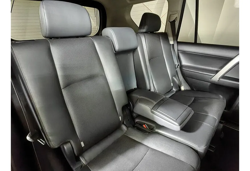 Toyota Land Cruiser Prado 4.0 AT AWD (249 л.с.) Черный в АВИЛОН. Слайд №17