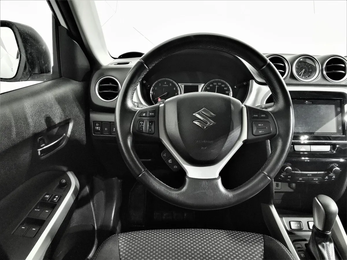 Suzuki Vitara 1.6 AT 4WD (117 л.с.) Белый в АВИЛОН. Слайд №19
