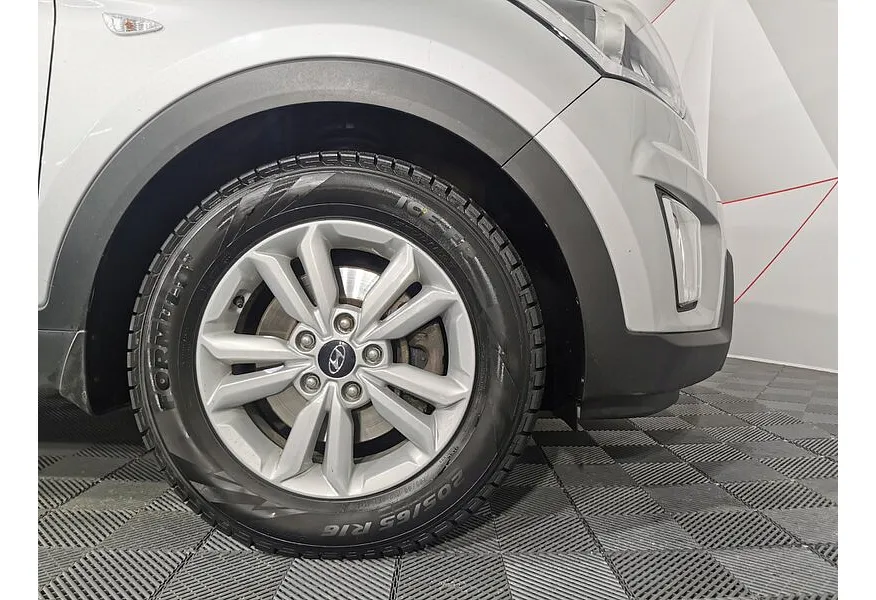 Hyundai Creta 1.6 AT AWD (121 л.с.) Travel + Advanced Серебристый в АВИЛОН. Слайд №9