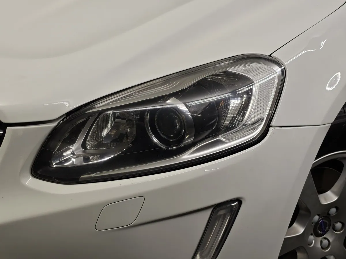 Volvo XC60 2.4 D4 Geartronic AWD (190 л.с.) Белый в АВИЛОН. Слайд №10