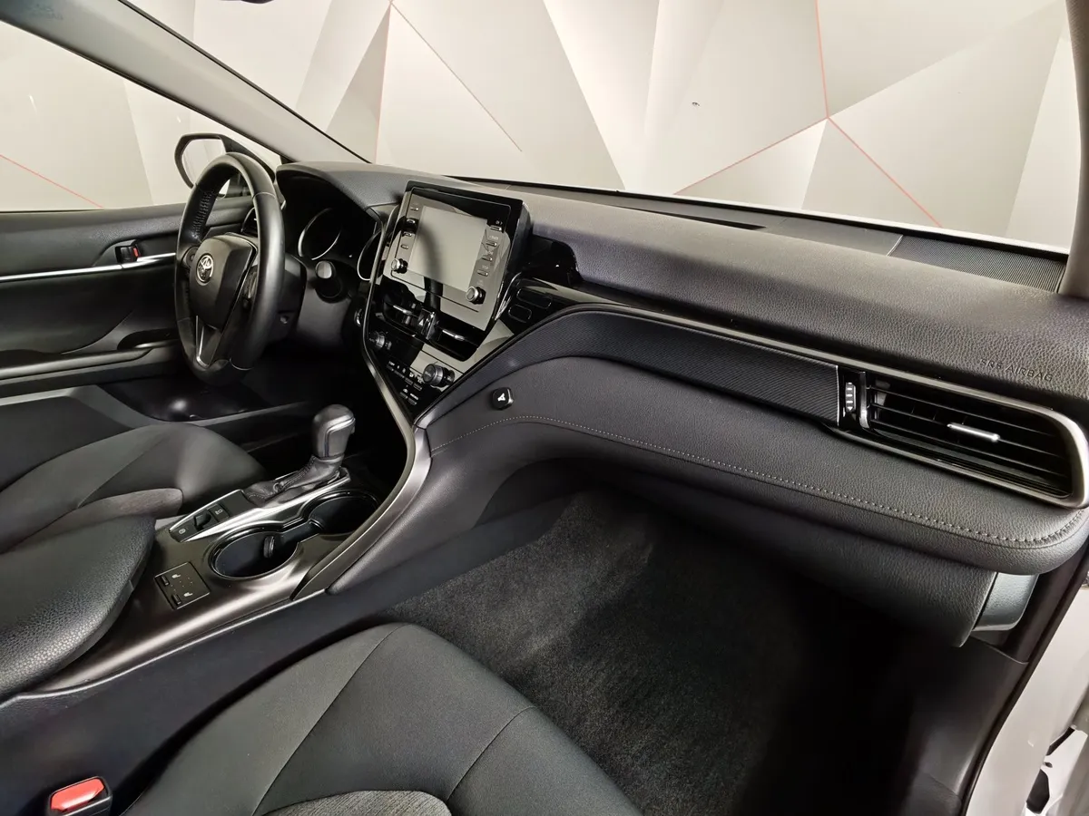 Toyota Camry 2.0 AT (150 л.с.) Белый в АВИЛОН. Слайд №13