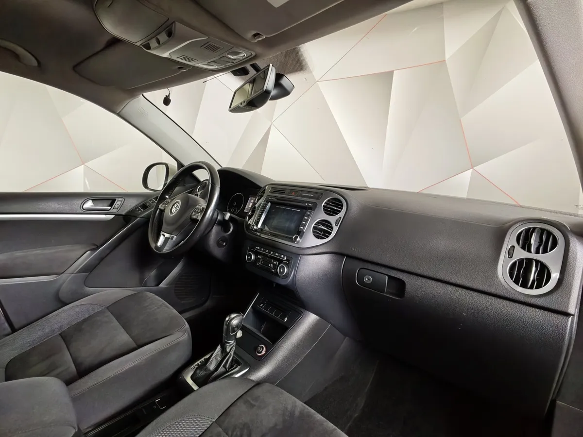 Volkswagen Tiguan 2.0 TSI 4Motion AT (170 л.с.) Track & Field Белый в АВИЛОН. Слайд №12