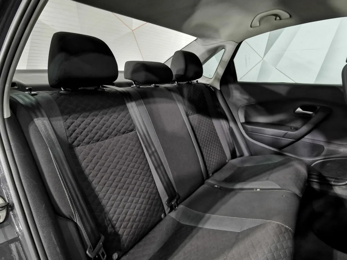 Volkswagen Polo 1.6 MPI AT (110 л.с.) Trendline Серый в АВИЛОН. Слайд №16