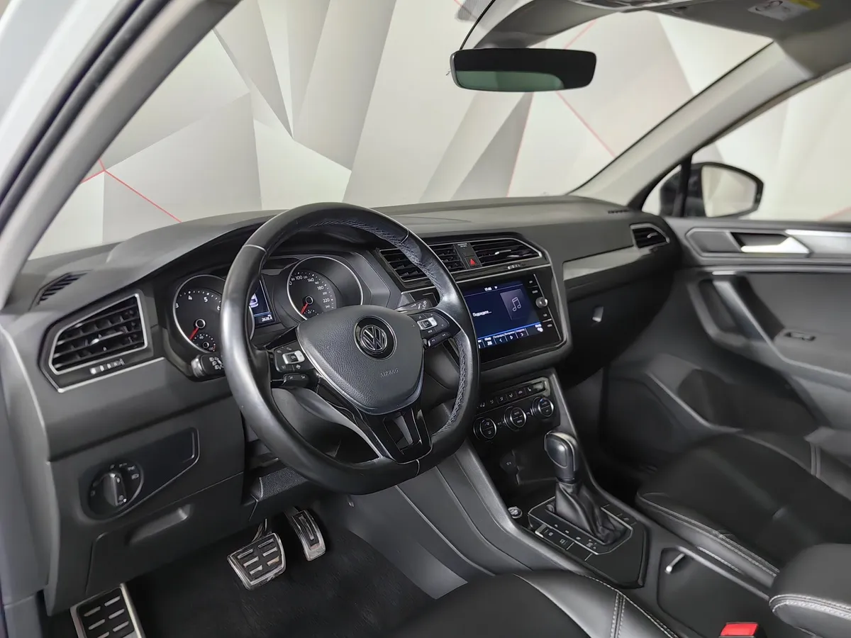 Volkswagen Tiguan 1.4 TSI BlueMotion DSG (150 л.с.) Белый в АВИЛОН. Слайд №19